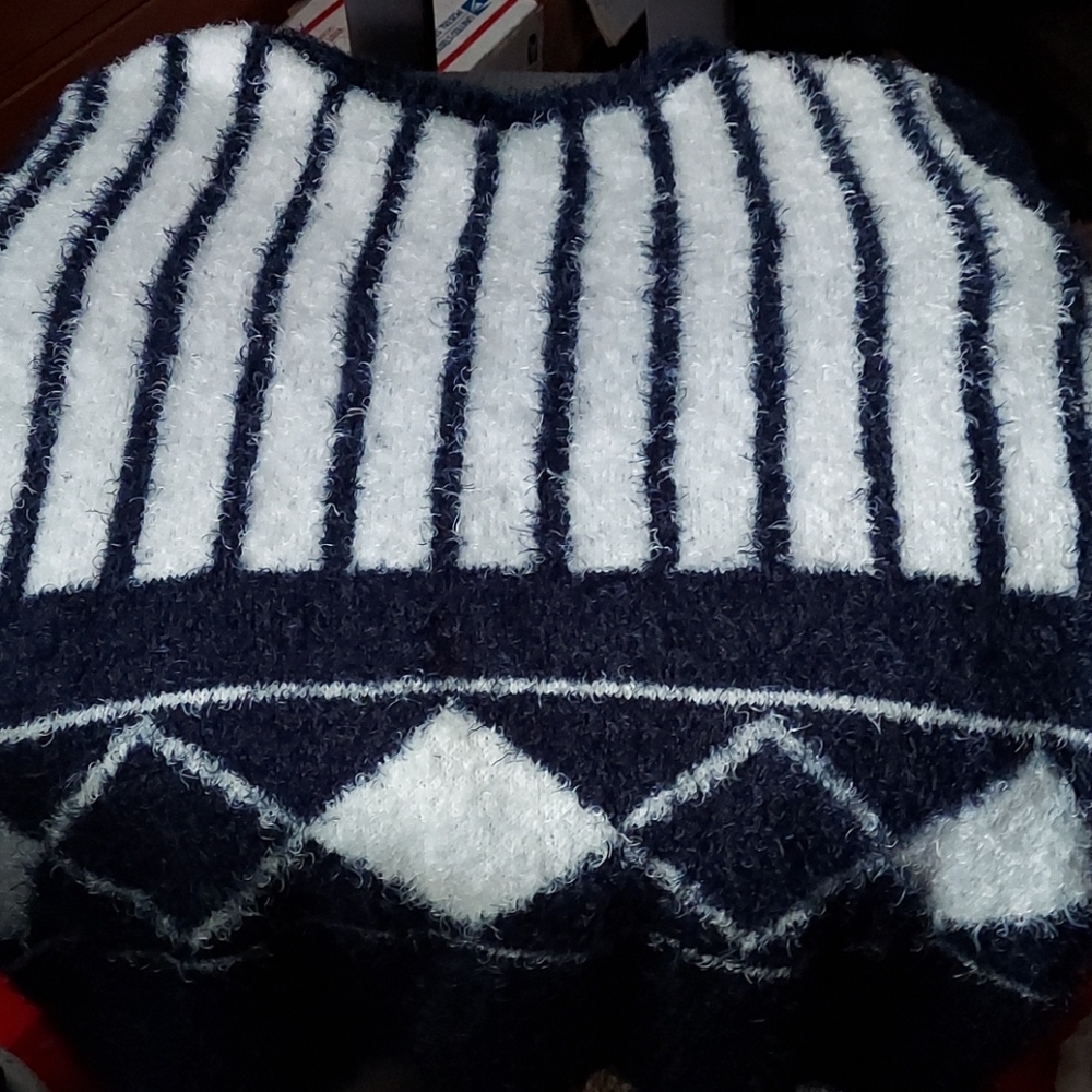 Sweater - Picture 2 of 3